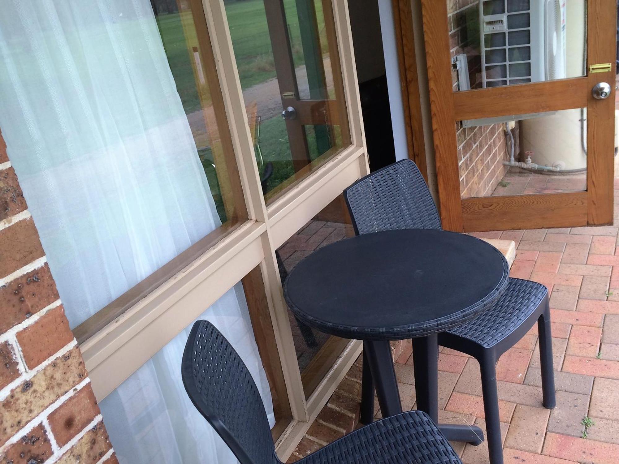 Town & Country Motor Inn Форбс Екстериор снимка