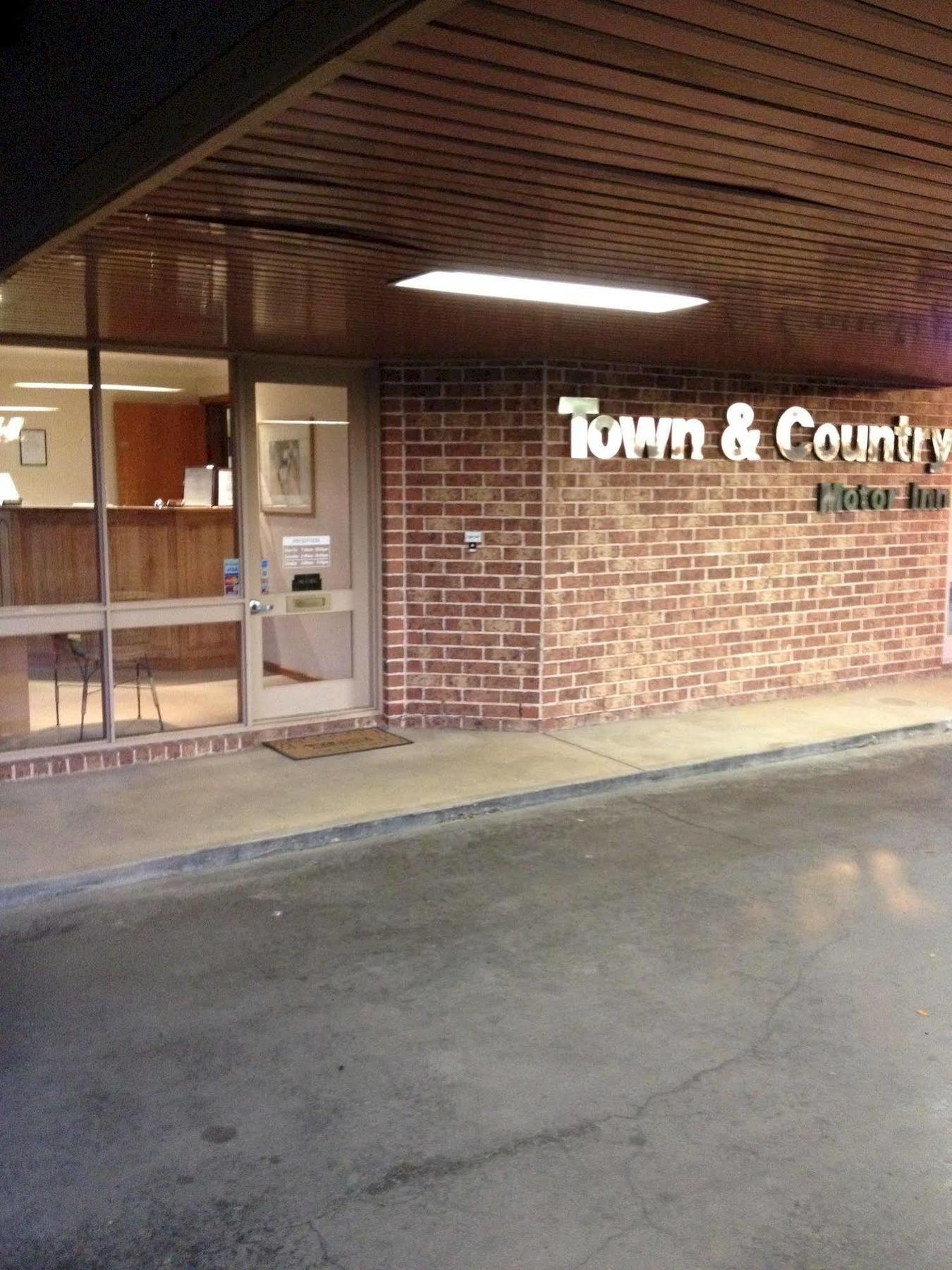 Town & Country Motor Inn Форбс Екстериор снимка